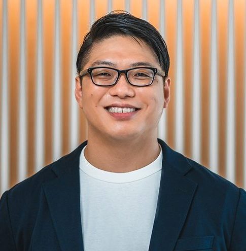 西尾 公伸 氏
