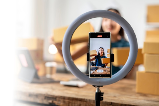 地域創生の切り札！ライブコマースで「地元の宝」を全国へ