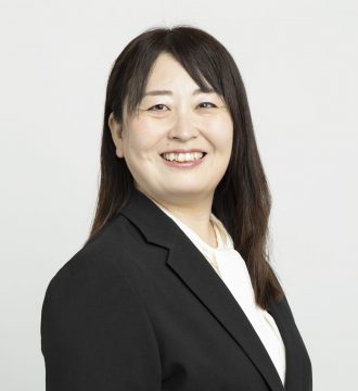 泉屋　英三子