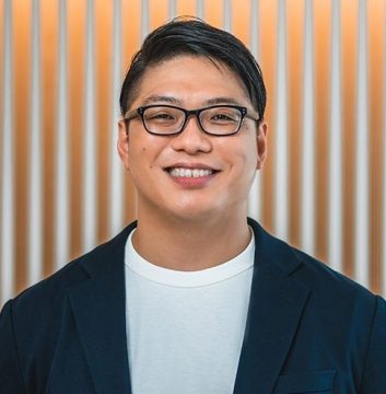 西尾　公伸 氏