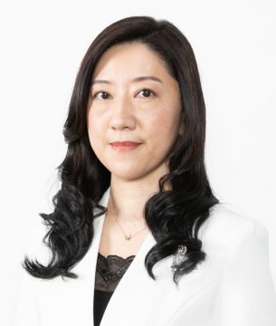  桐生　由紀 氏