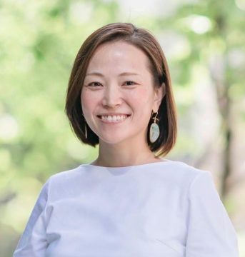 平田　麻莉 氏